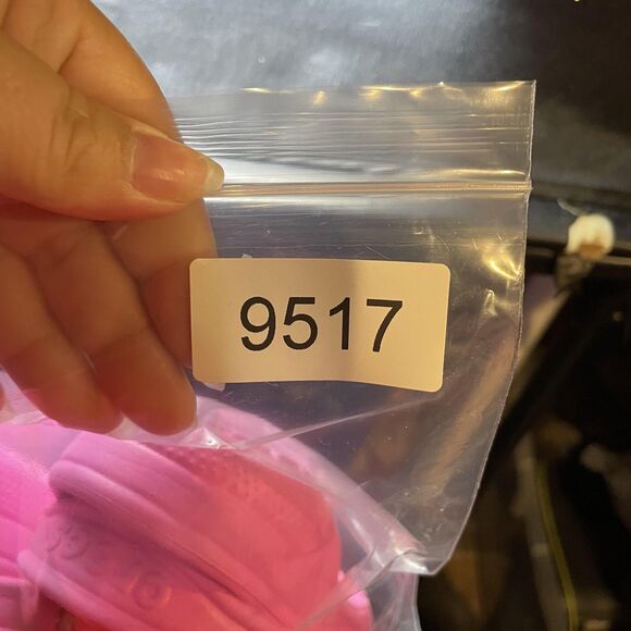 Crocs Classic Clogs Girls J1 Pink Sandals Slip On Water Comfort Youth Shoes - Picture 10 of 10